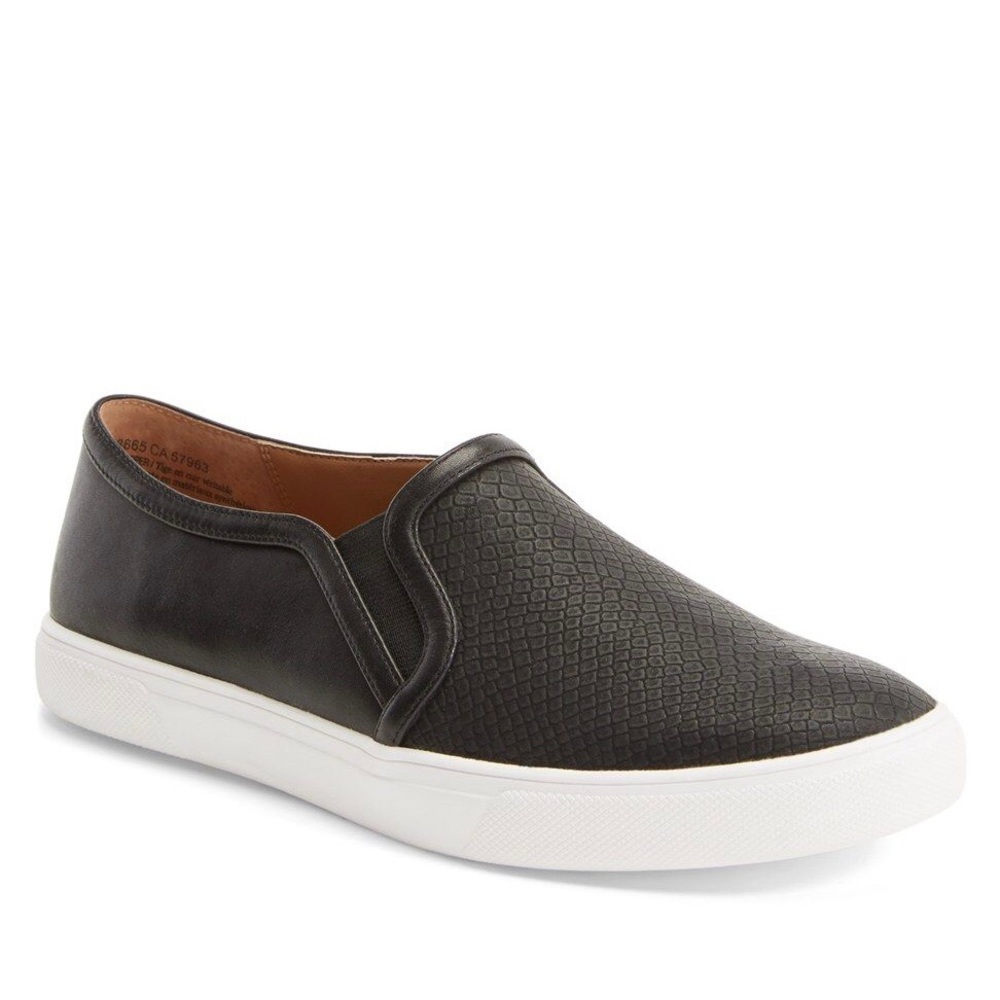 Halogen ‘turner’ slip on sneaker